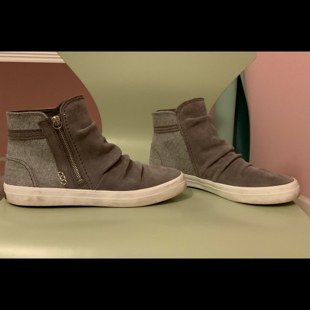 Women’s Grey Hightop Sperry’s